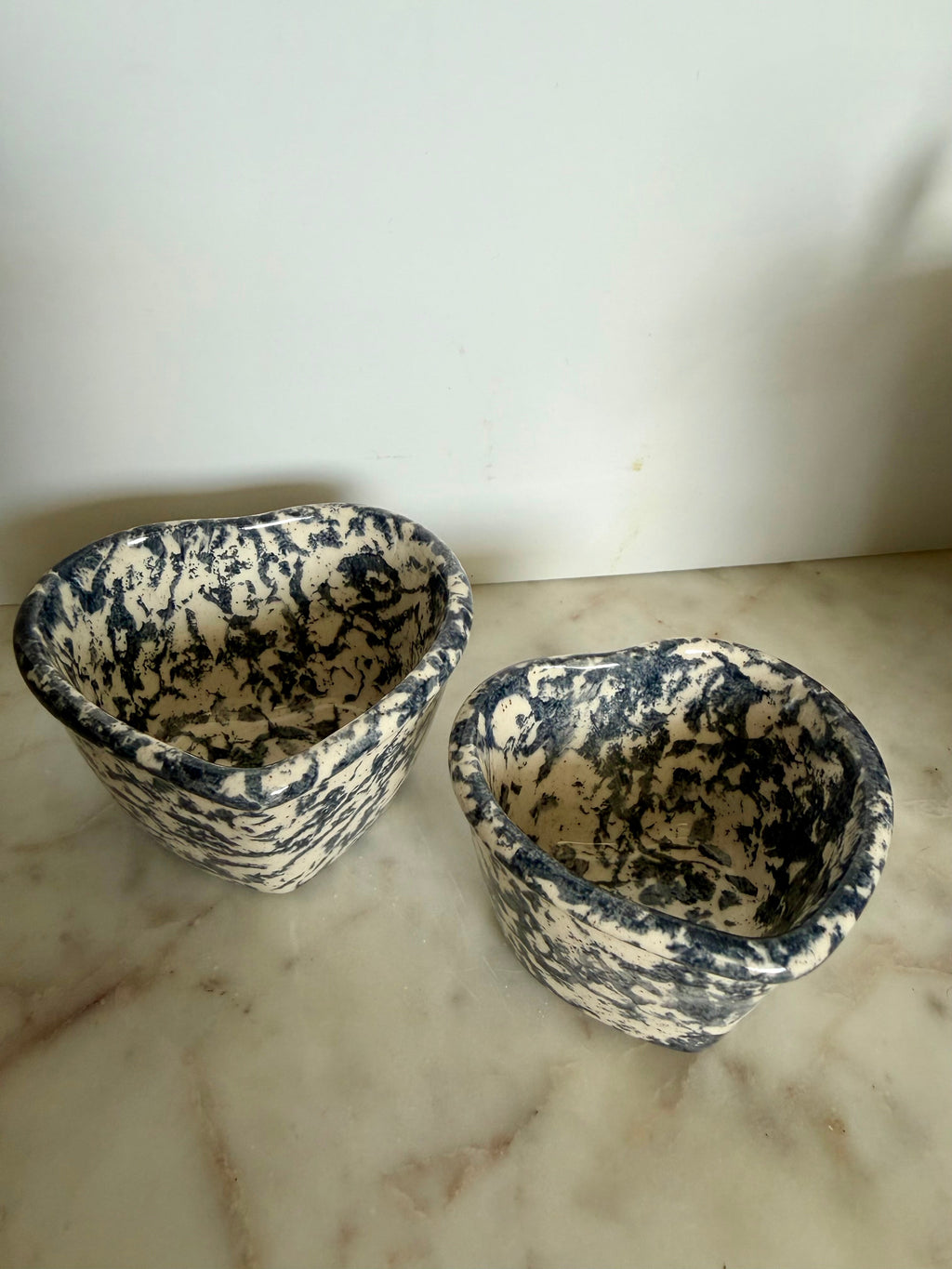 Spongeware Heart Bowl Set of 2 – Navy & Cream