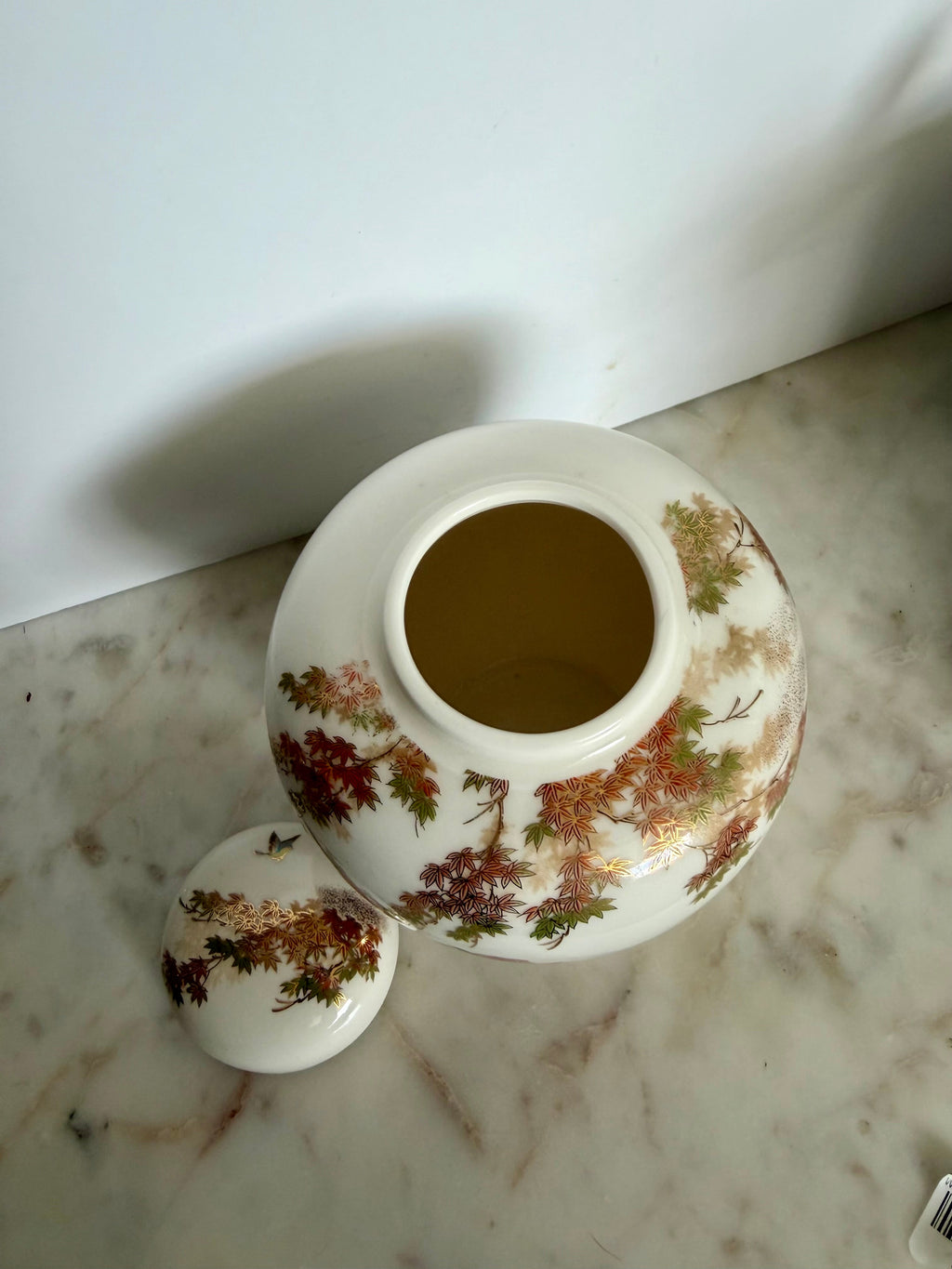 Japanese Porcelain Ginger Jar with Lid – Autumn Botanicals & Bluebird