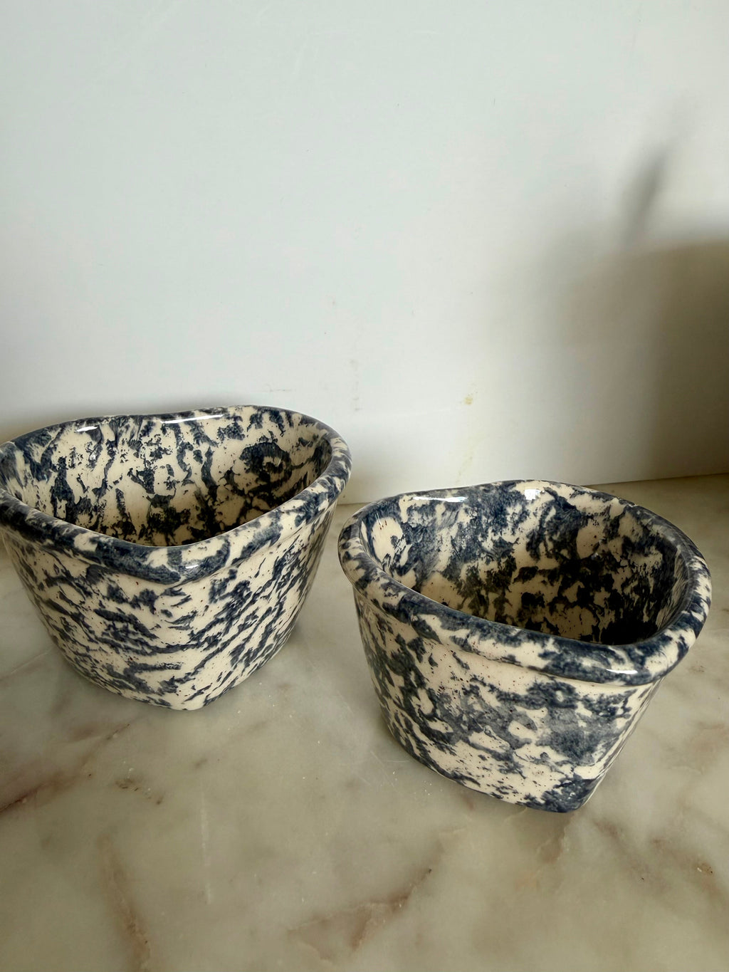 Spongeware Heart Bowl Set of 2 – Navy & Cream