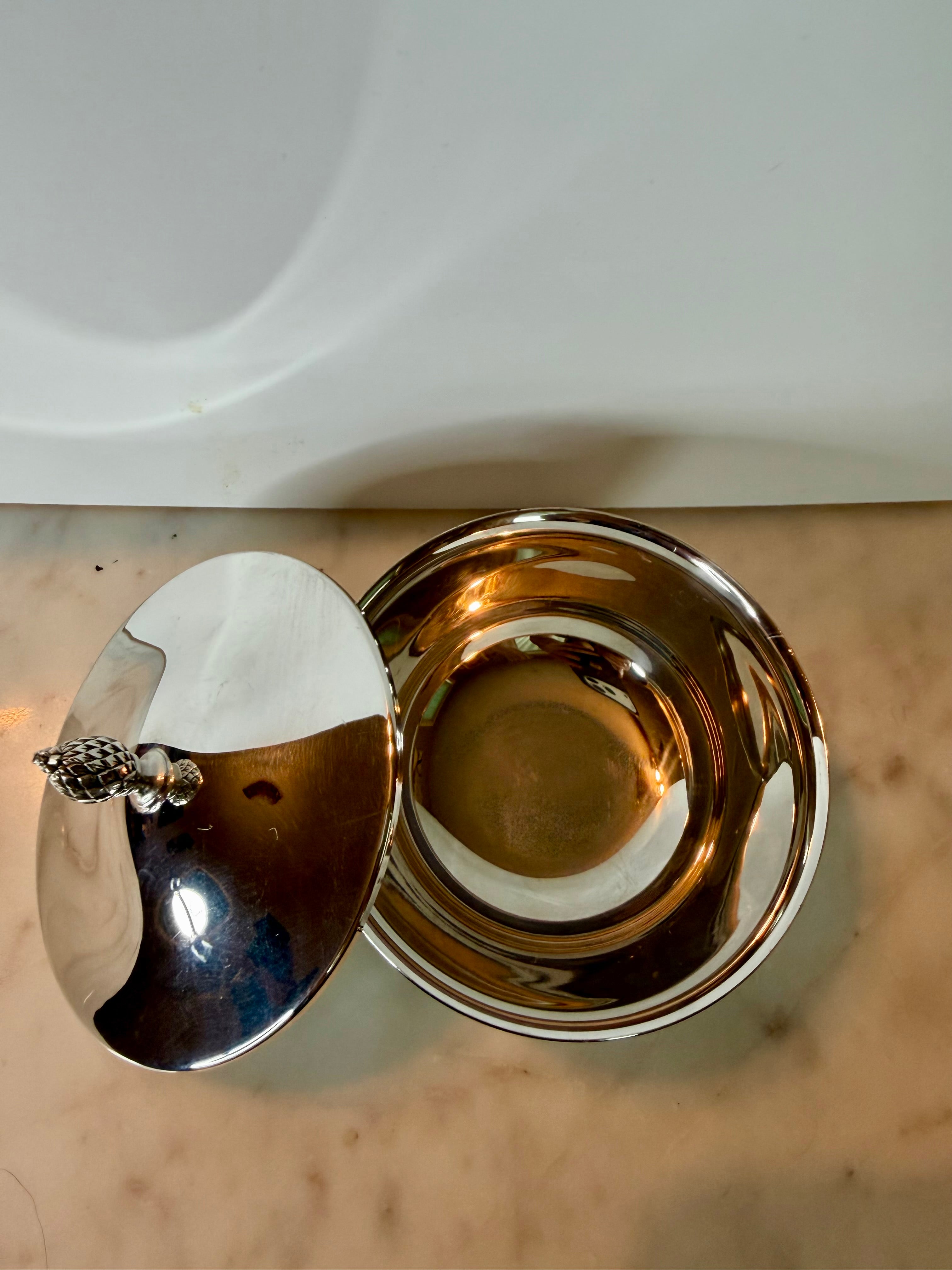 Oneida Silversmiths Paul Revere Reproduction Lidded Bowl with Pineapple Finial
