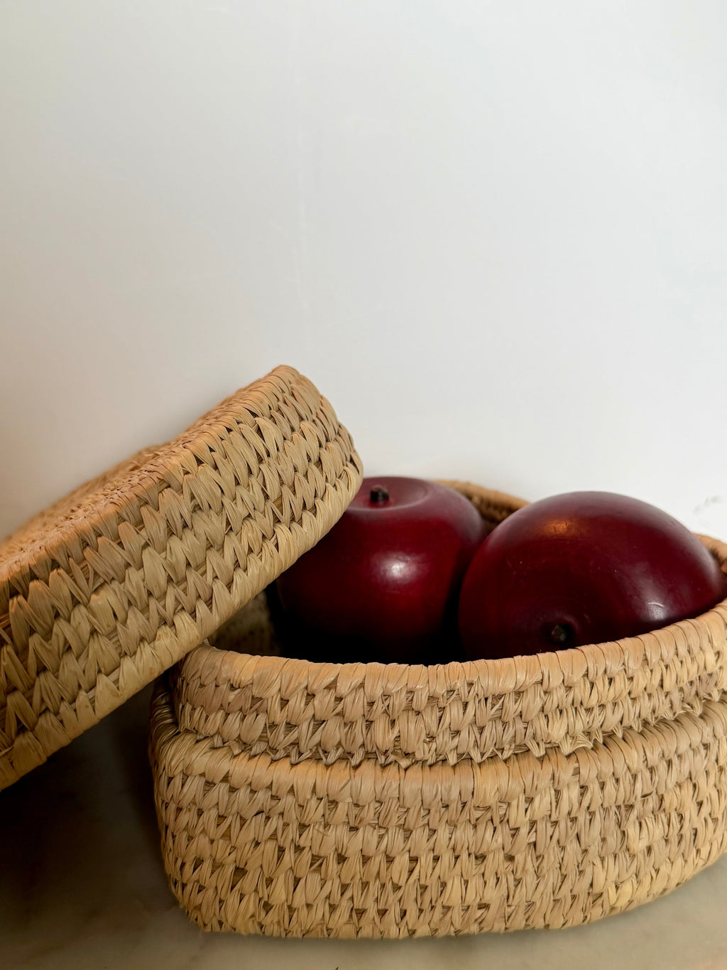 Heart-Shaped Woven Seagrass Basket with Lid