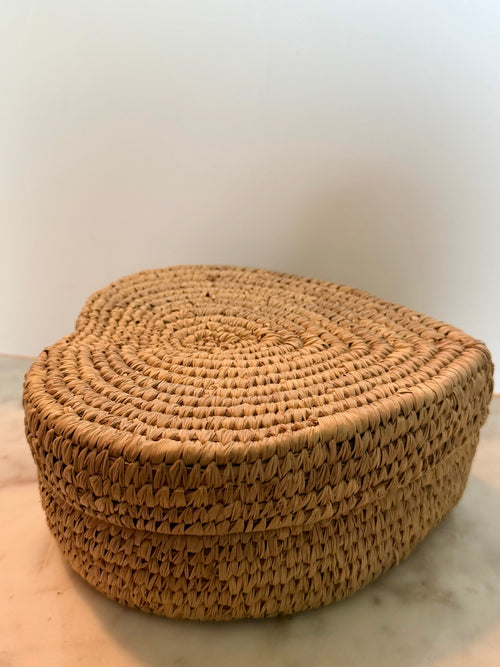 Heart-Shaped Woven Seagrass Basket with Lid