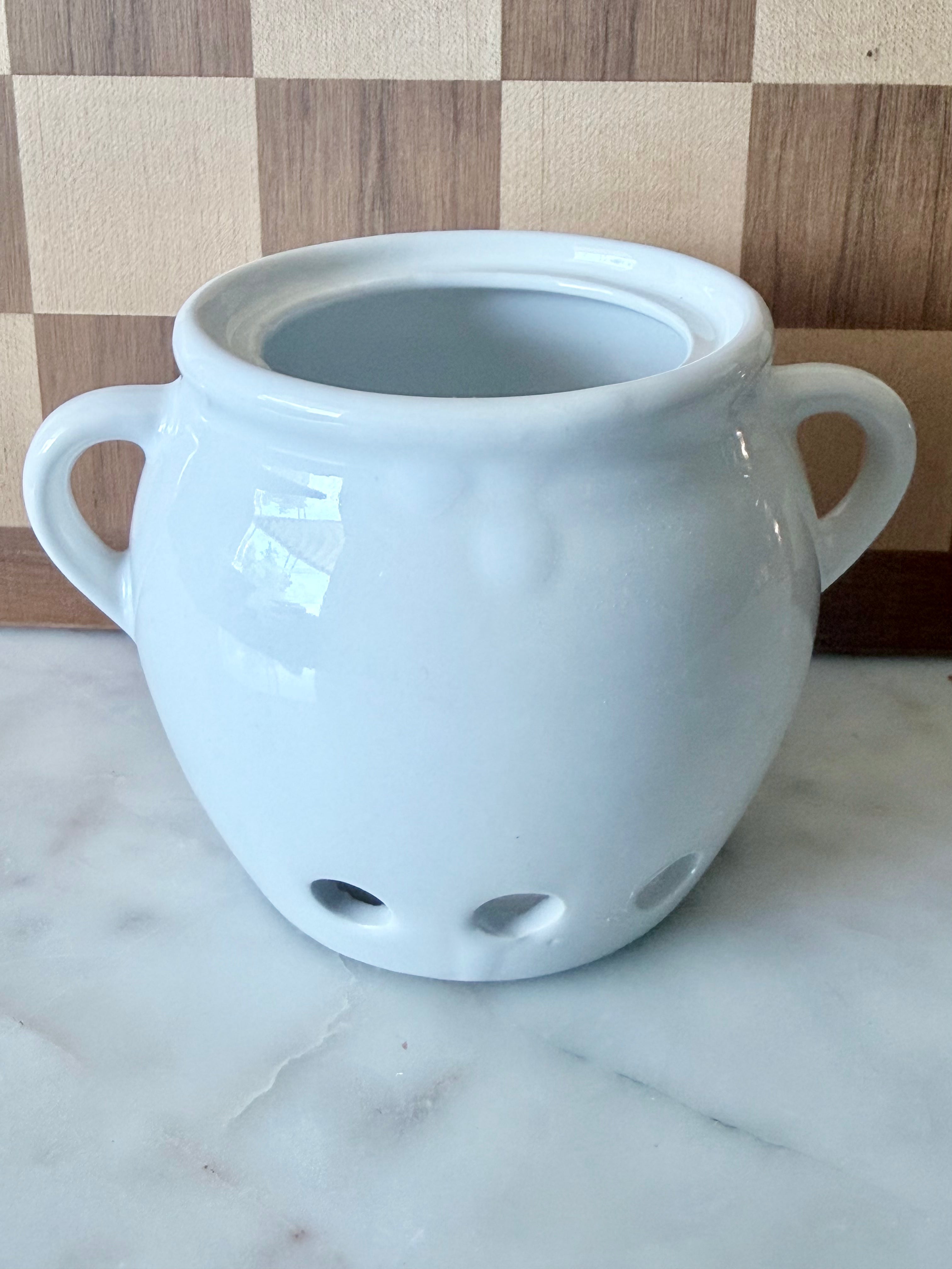 Vintage Ceramic Garlic Keeper – Cottagecore Kitchen Storage